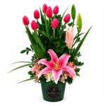 Arreglo Floral de 8 tulipanes incluye otras Flores exoticas Lirios
