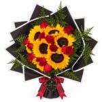 Ramo buchon duo love and happy 7 girasoles y 13 rosas